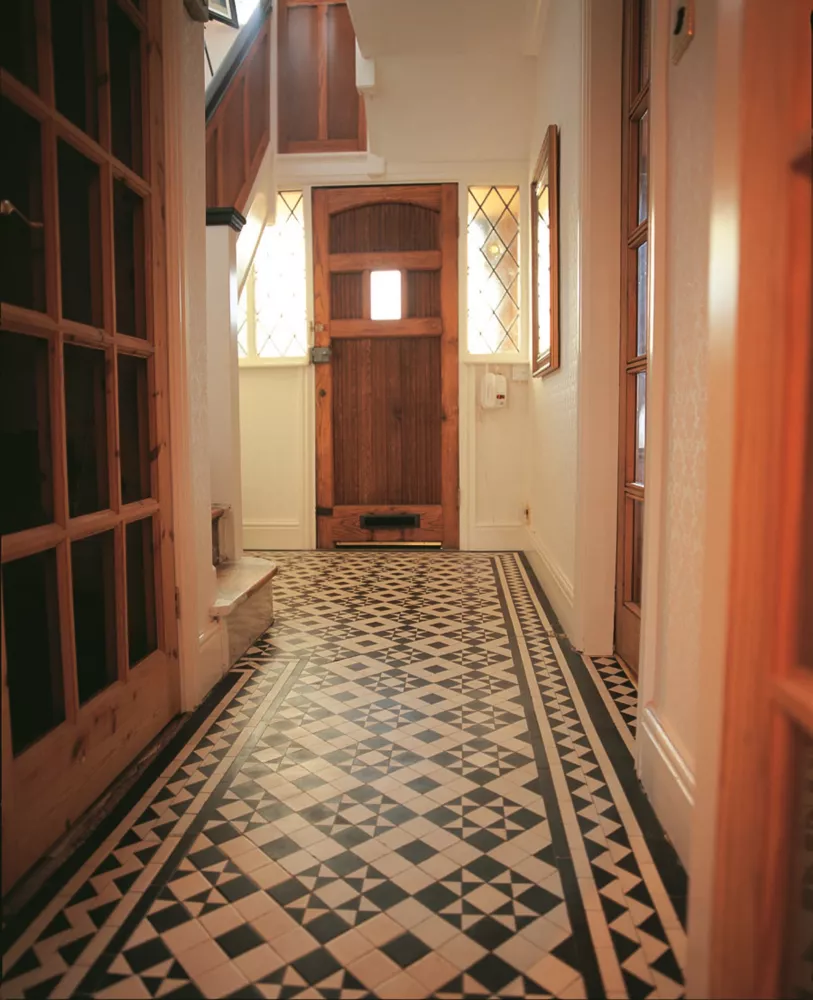 Liberon Wax For Stone Floors Satin 1Ltr 2 Liberon Wax For Stone Floors Satin 1Ltr - Image 2