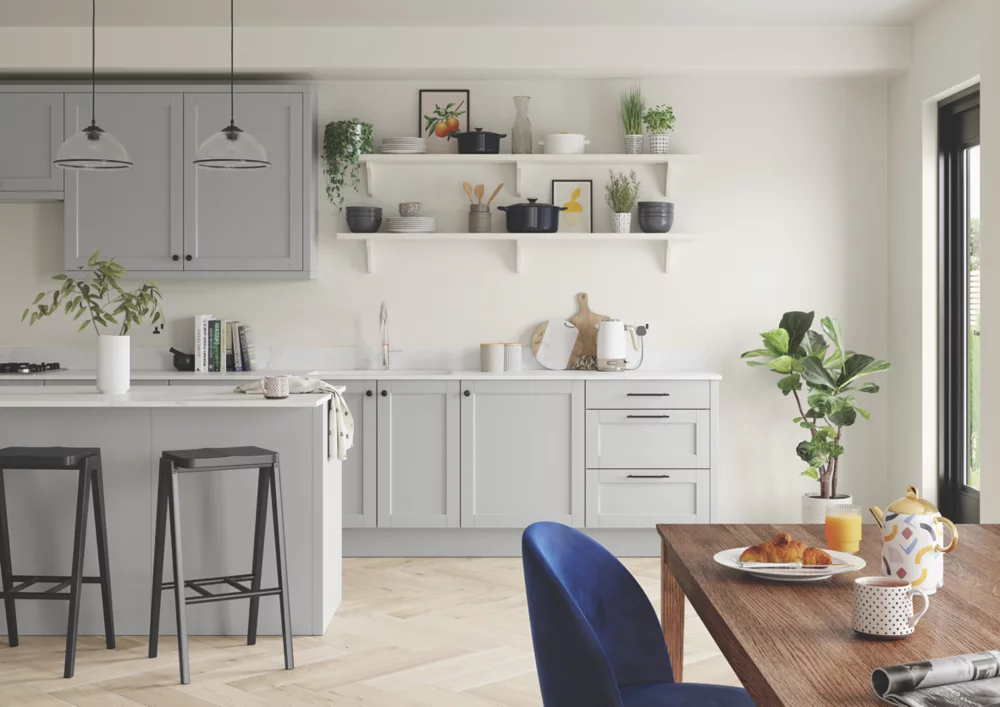 Dulux Matt Timeless Emulsion Paint 2.5Ltr 4 Dulux Matt Timeless Emulsion Paint 2.5Ltr - Image 4